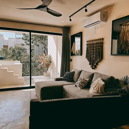 Luxury Penthouse With Jungle Views Apartment